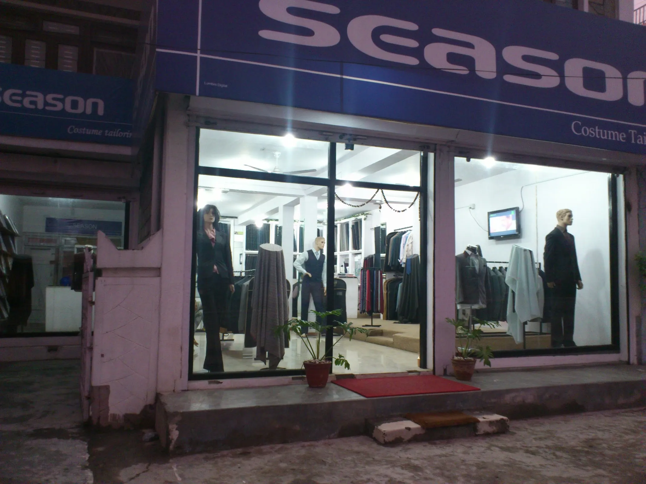 Wool coats for trekkers